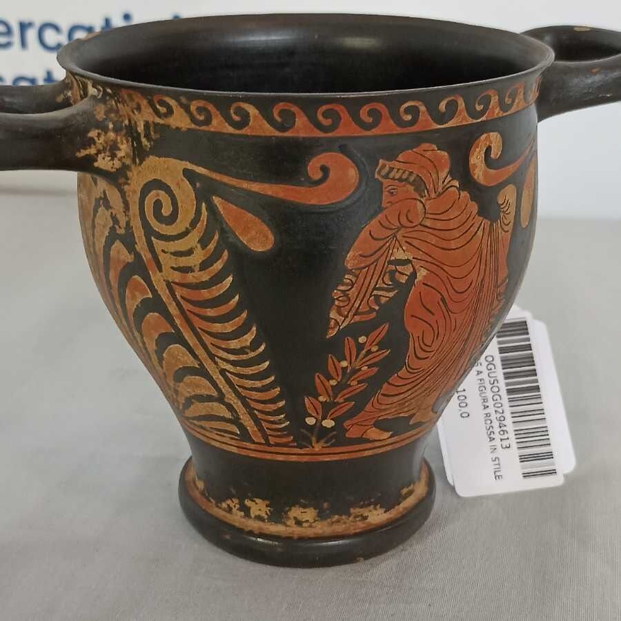 Skyphos a figura rossa in stile - immagine 4