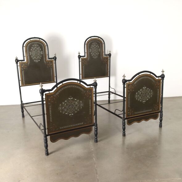 Coppia di Letti Liberty primi 900