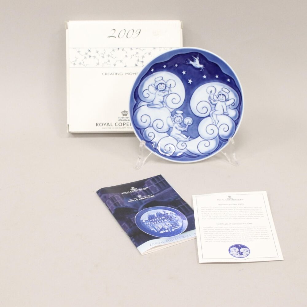 Royal Copenhagen Piatto di Natale Bambini 2009 - immagine 2