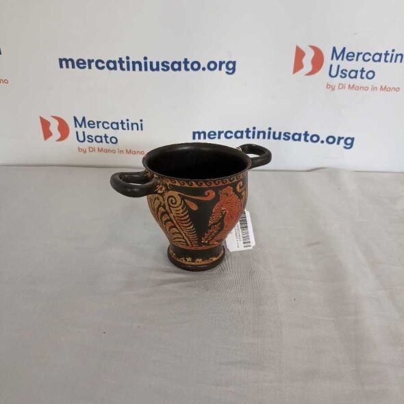 Skyphos a figura rossa in stile