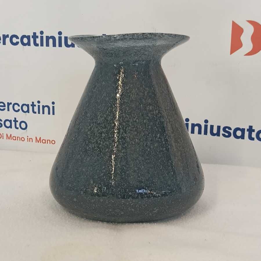 Vaso in vetro soffiato bluastro con bolle - immagine 4
