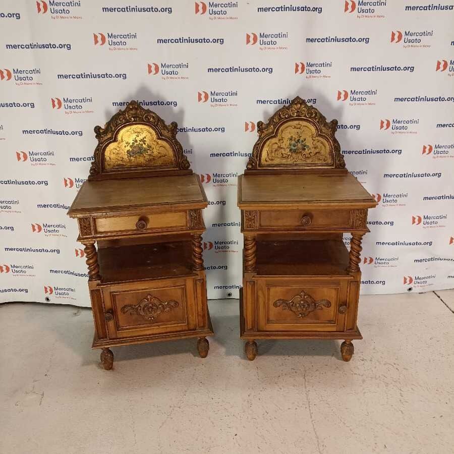 Coppia di Comodini intagliati e decorati - immagine 2