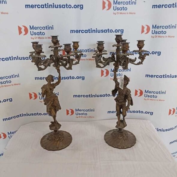 Coppia di candelabri in bronzo
