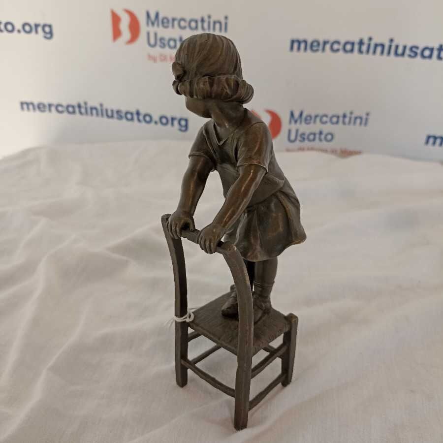 Bronzetto di Bambina sulla seggiola - immagine 5