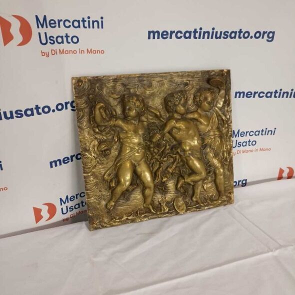 Placca in bronzo con putti in bassorilievo