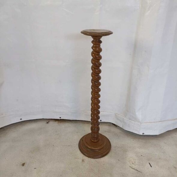 Colonna Portavasi tornita